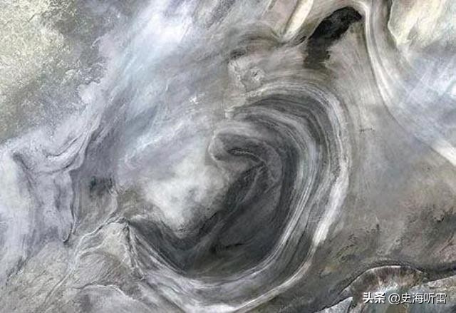 尼克松访华时毛*东泽**回赠他四件礼物，一件尼克松嫌少，三件看不懂