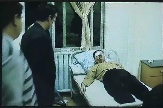 中国青年报张启明,人民网评价张启明