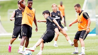 枝头一点为谁酸，盘点日本留洋球员，18岁天才少年登陆伯纳乌