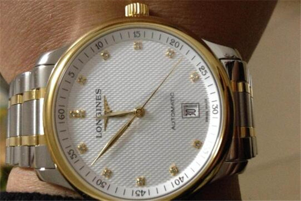 去澳门必买的十样东西初中,澳门有什么特产值得带的东西