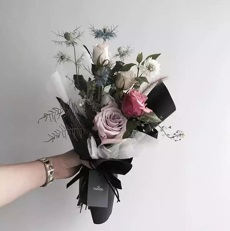 花店靠什么赚钱,花店一年大概赚多少钱正常