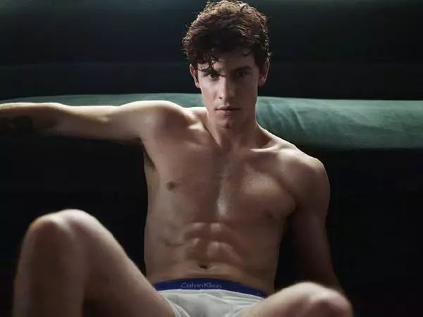 最新ck广告男模叫什么名字,ck时尚男模广告花絮