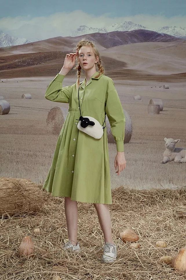 适合秋天穿的单品,初秋如何穿才会美得有气质