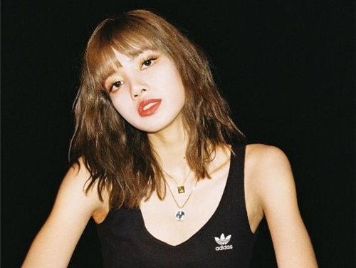 人间芭比lisa公开破格造型,人间芭比lisa笑翻全场