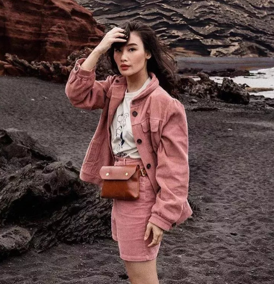 高级感羊羔绒外套慵懒风,一件羊羔绒外套点亮你冬季的时髦