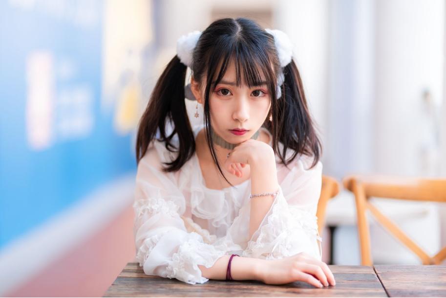 腾龙35-150mmf22.8,佳能351.4和501.2哪个好