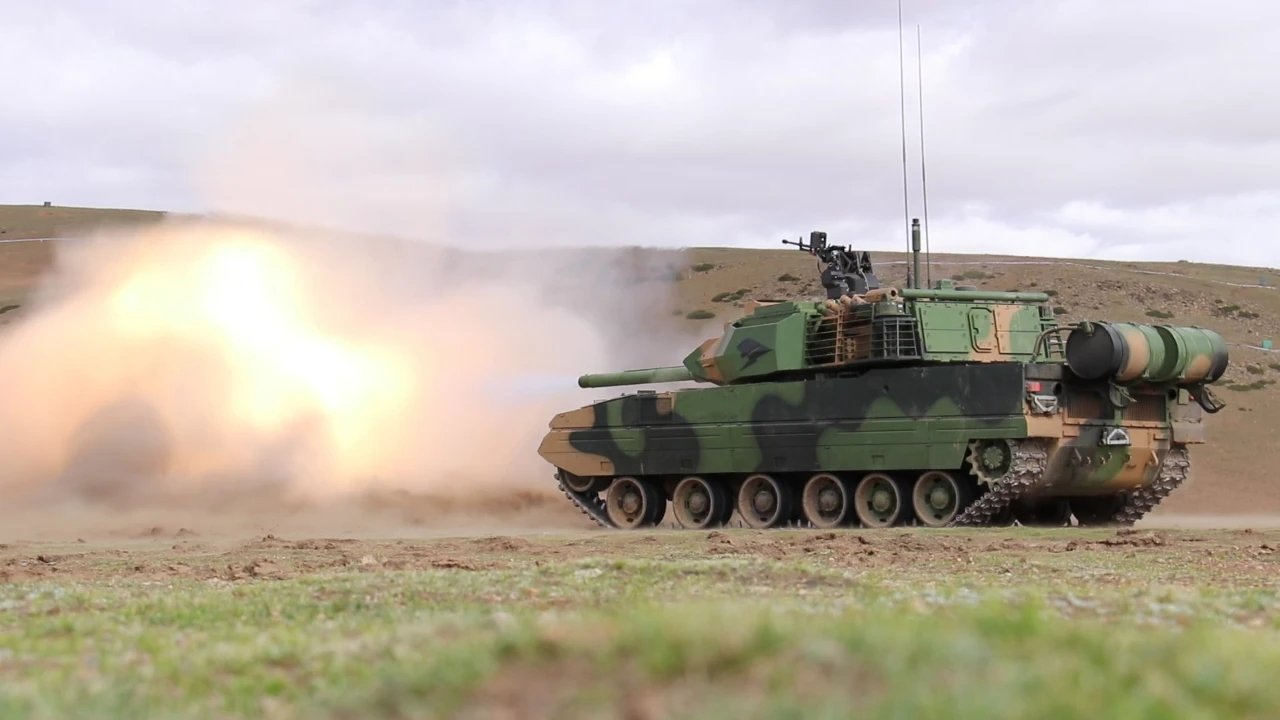 印度购买的俄罗斯轻型坦克,15式轻坦对印度坦克