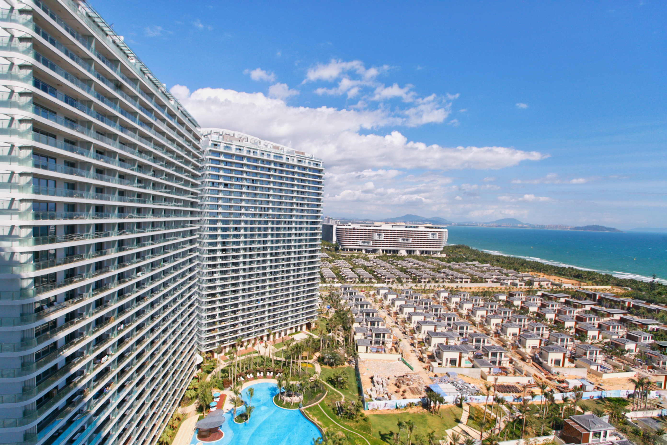 去三亚度假住哪个酒店比较好,三亚包吃住最好的酒店公寓