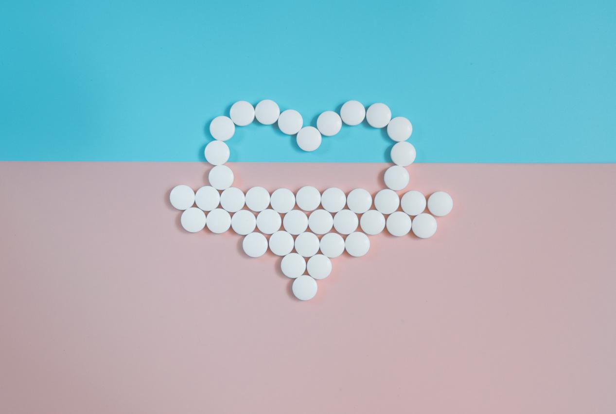 老年人补钙吃钙片好还是喝牛奶好,牛奶和钙片怎么选