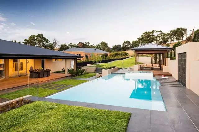 8*8米三层精致雅致别墅设计图,藏于山水间的度假别墅推荐