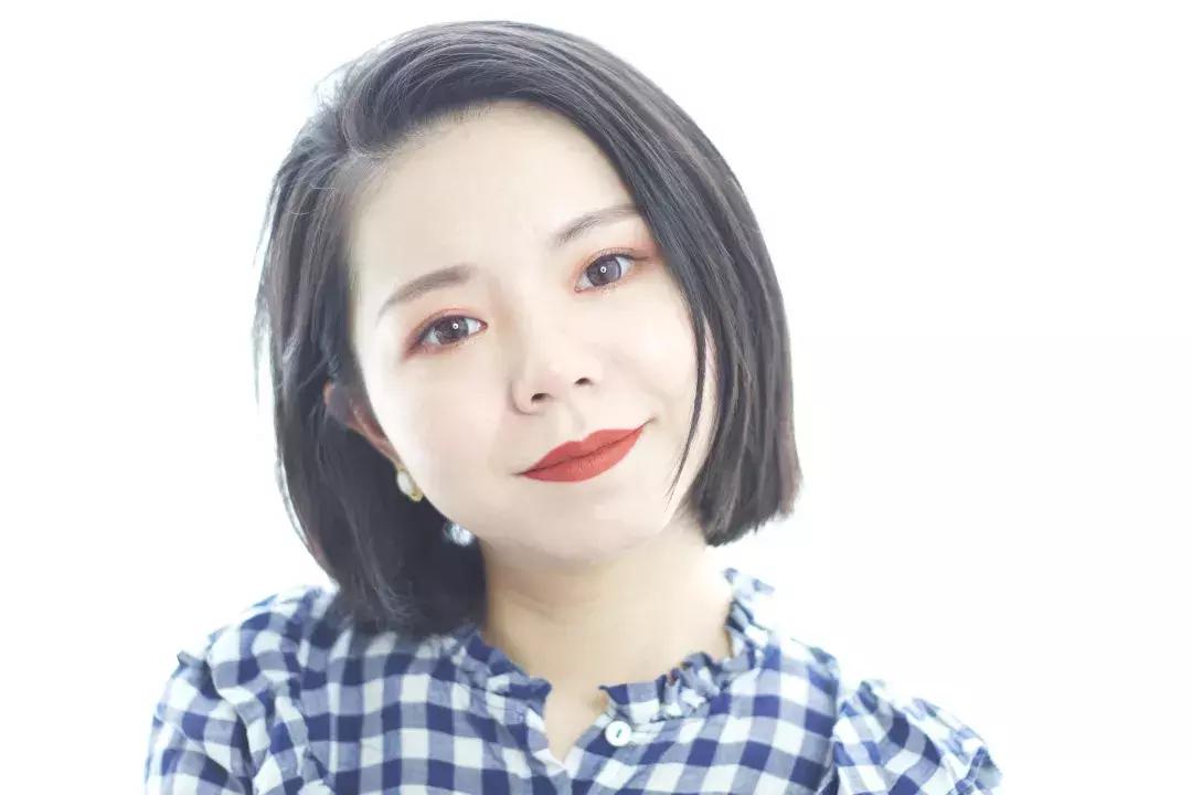 黄皮看过来开价口红试色,黄皮入手豆沙色