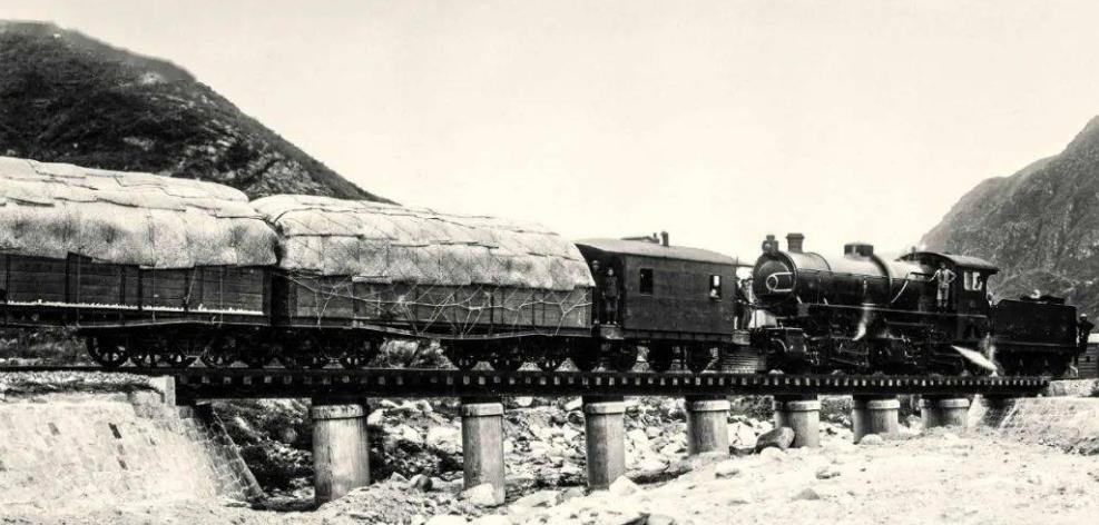 外国惊叹中国基础设施速度,中国基础设施和美国对比