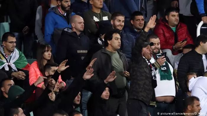 种族歧视泛滥！斯特林都快被逼成社会活动家了