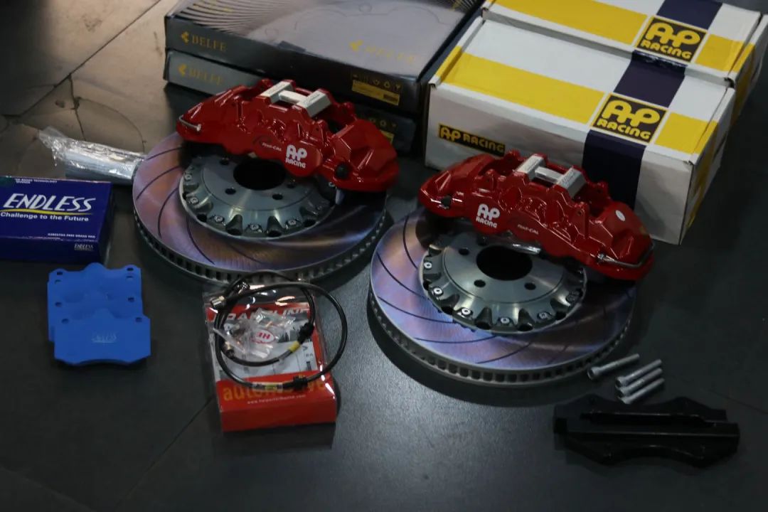 怪兽改造跑车视频,宝马f20120改装