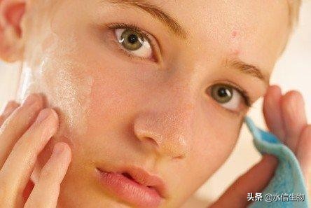 使用护肤品刺痛面部发红,使用护肤品会有刺痛感怎么办