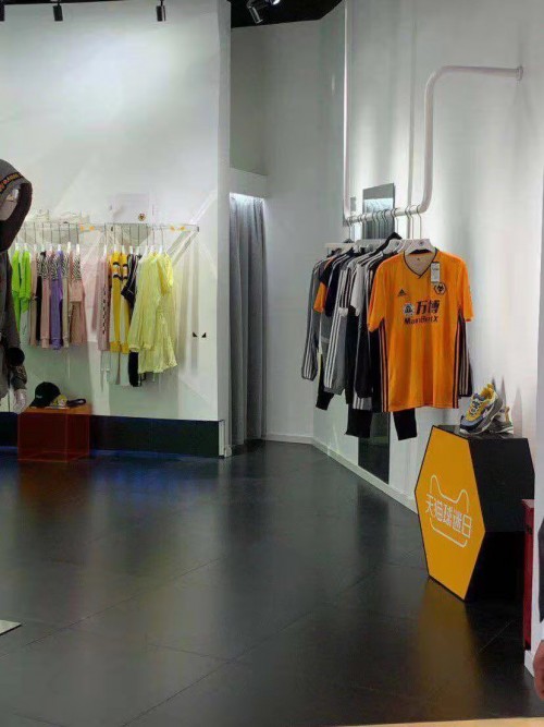 李毅巅峰时期的英超,英超狼队中国比赛