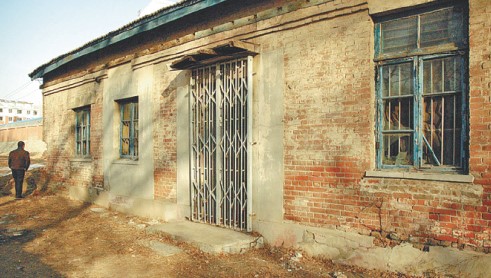 这位美军中将二战中投降日本,战后竟戏剧般地成为美国国家英雄!