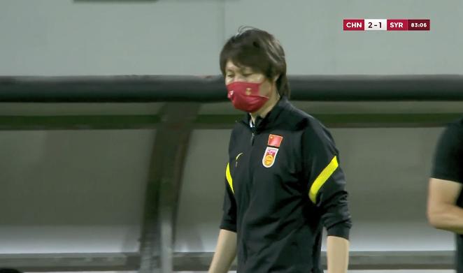 早晨跑步，上午工作，下午训练，带队冲进12强的李铁心情大好