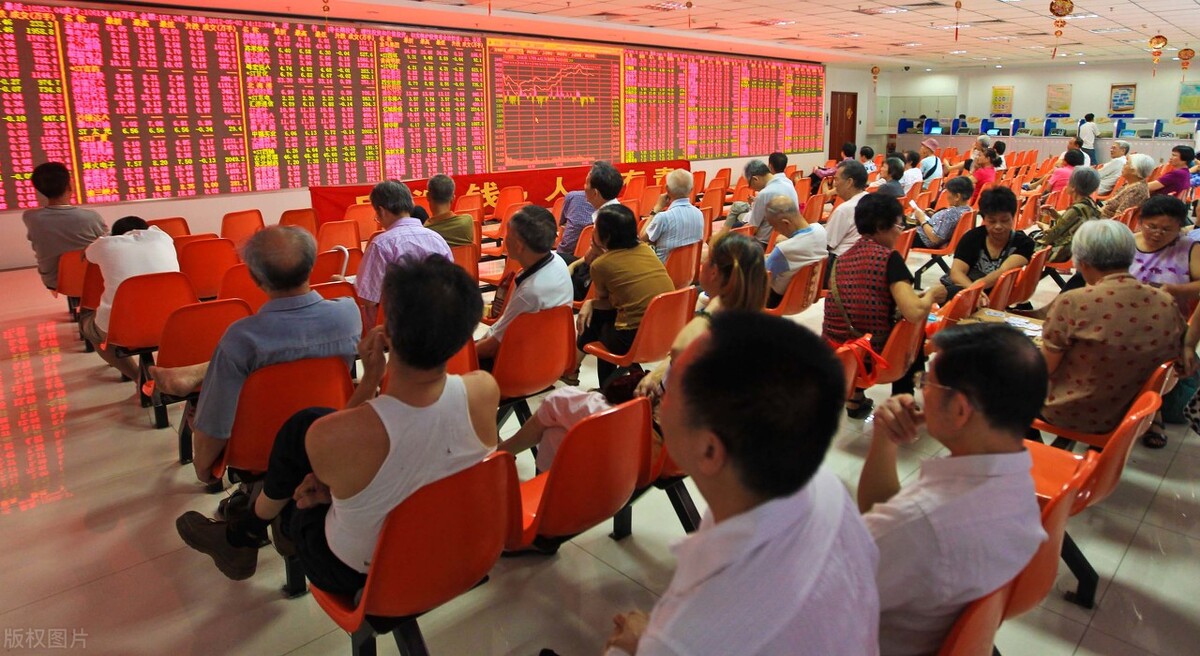 指数大跌但股票尾盘拉升说明什么,a股尾盘杀跌的原因