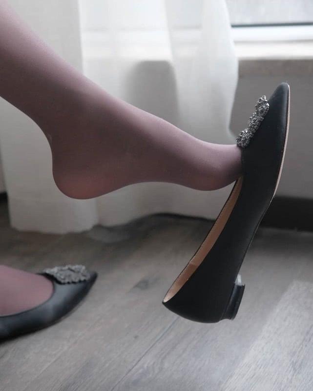 如何轻松驾驭高跟鞋,驾驭高跟鞋和平底鞋的视频