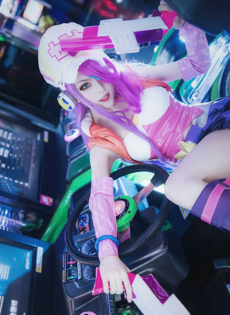 英雄联盟女英雄日常服装cos,lol手游电玩女神厄运小姐手感