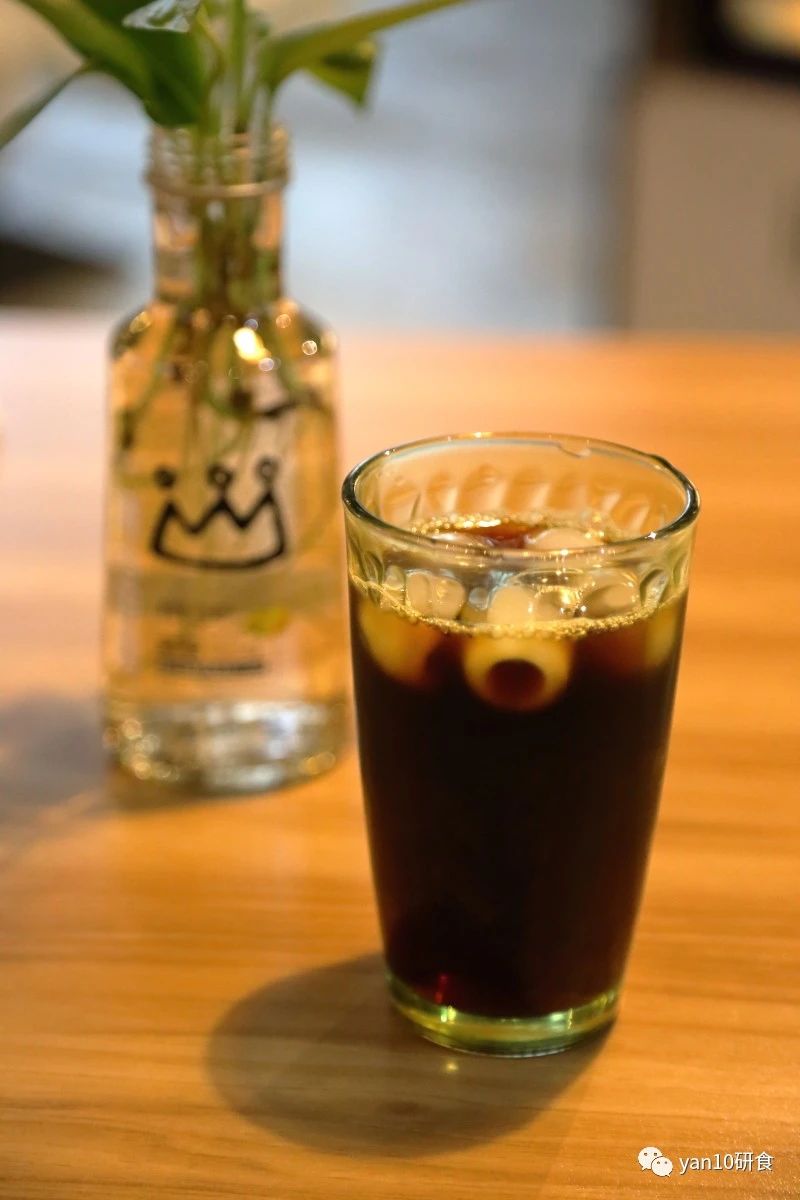 昆明滇池美食推荐菌火锅,滇池边菌子火锅