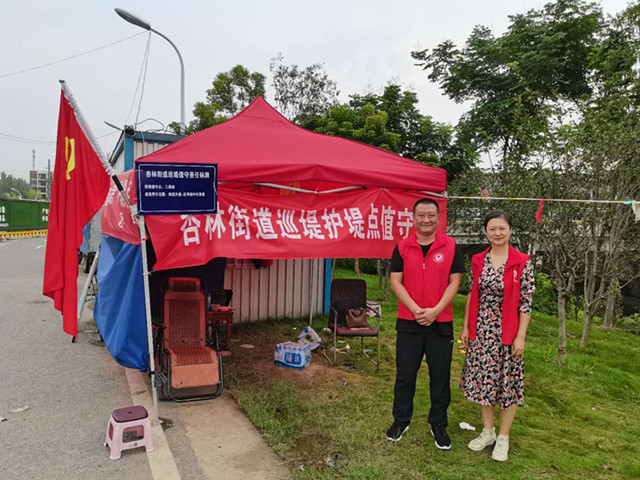 学校防汛工作抢险队伍建设,中小学防汛抗旱应急预案演练图片