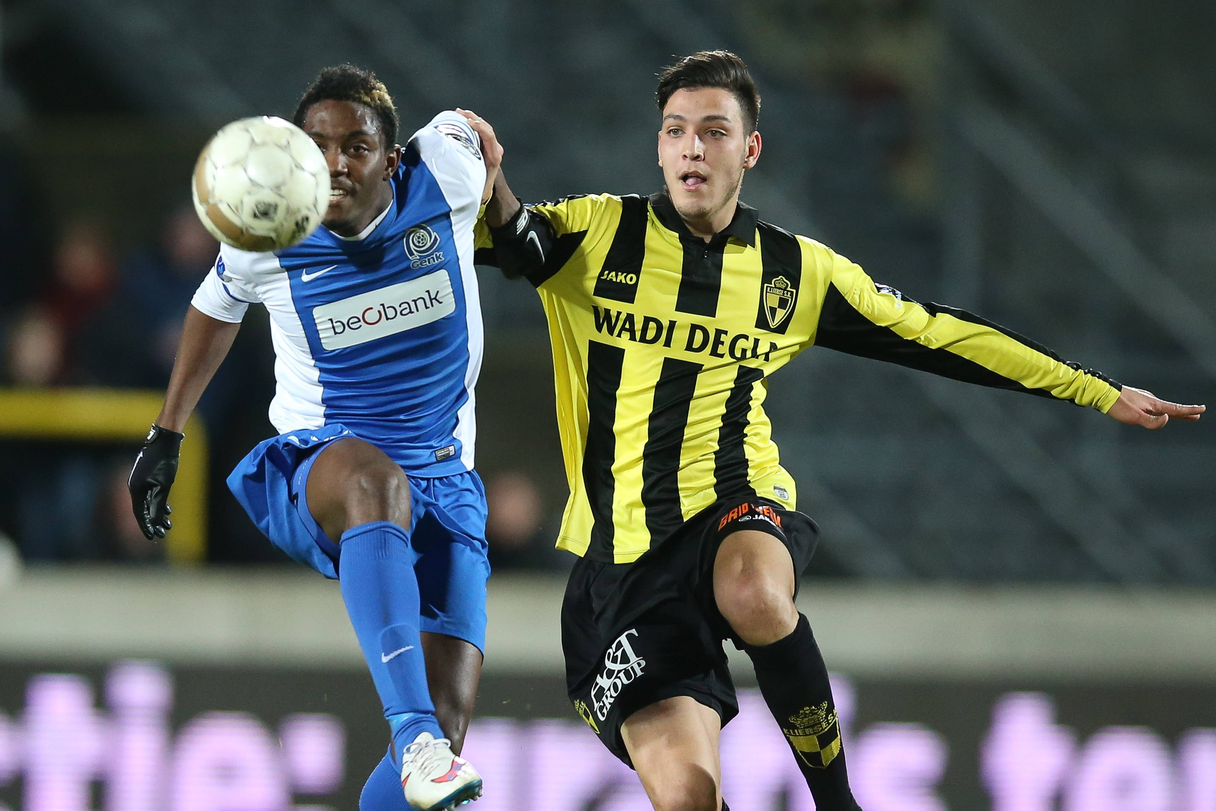 光着脚丫踢足球,光着脚丫子踢足球