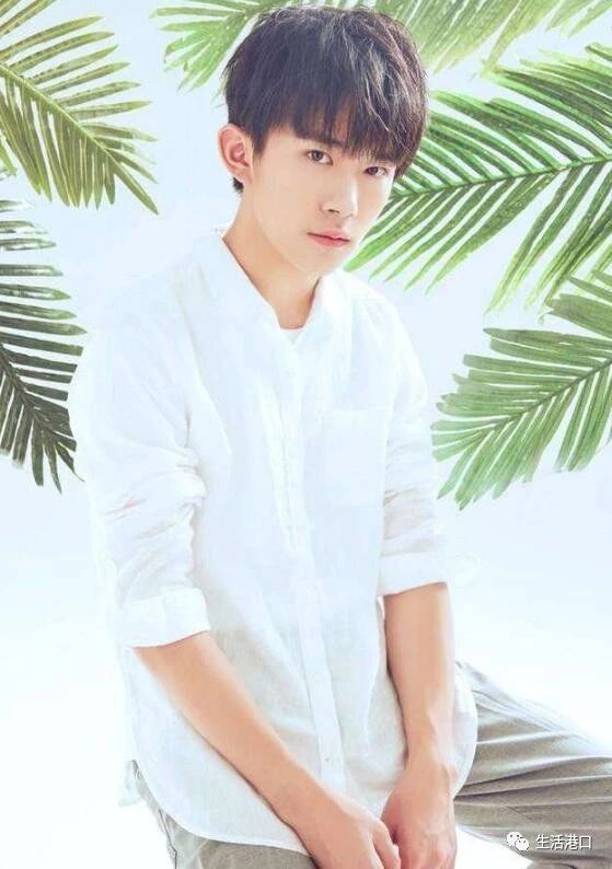 白衬衫发黄洗白可以用84消毒液吗,白衬衫放久了发黄怎么洗白