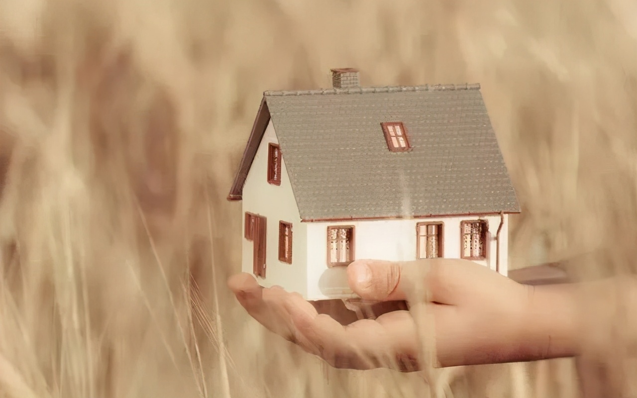 去年50万首付买华侨城的那位朋友，现在过得怎么样？