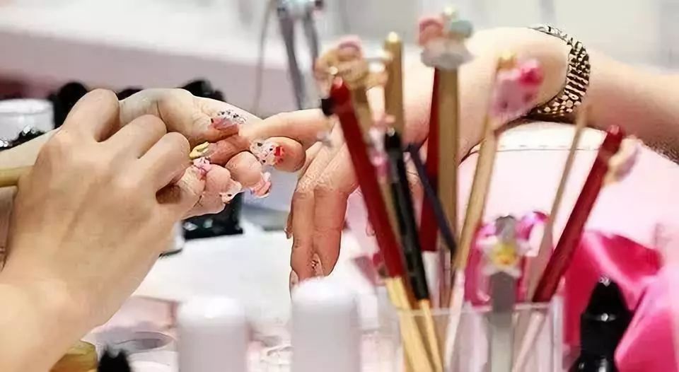 炫富趴体，你从未见过的RICH场面即将登陆全国