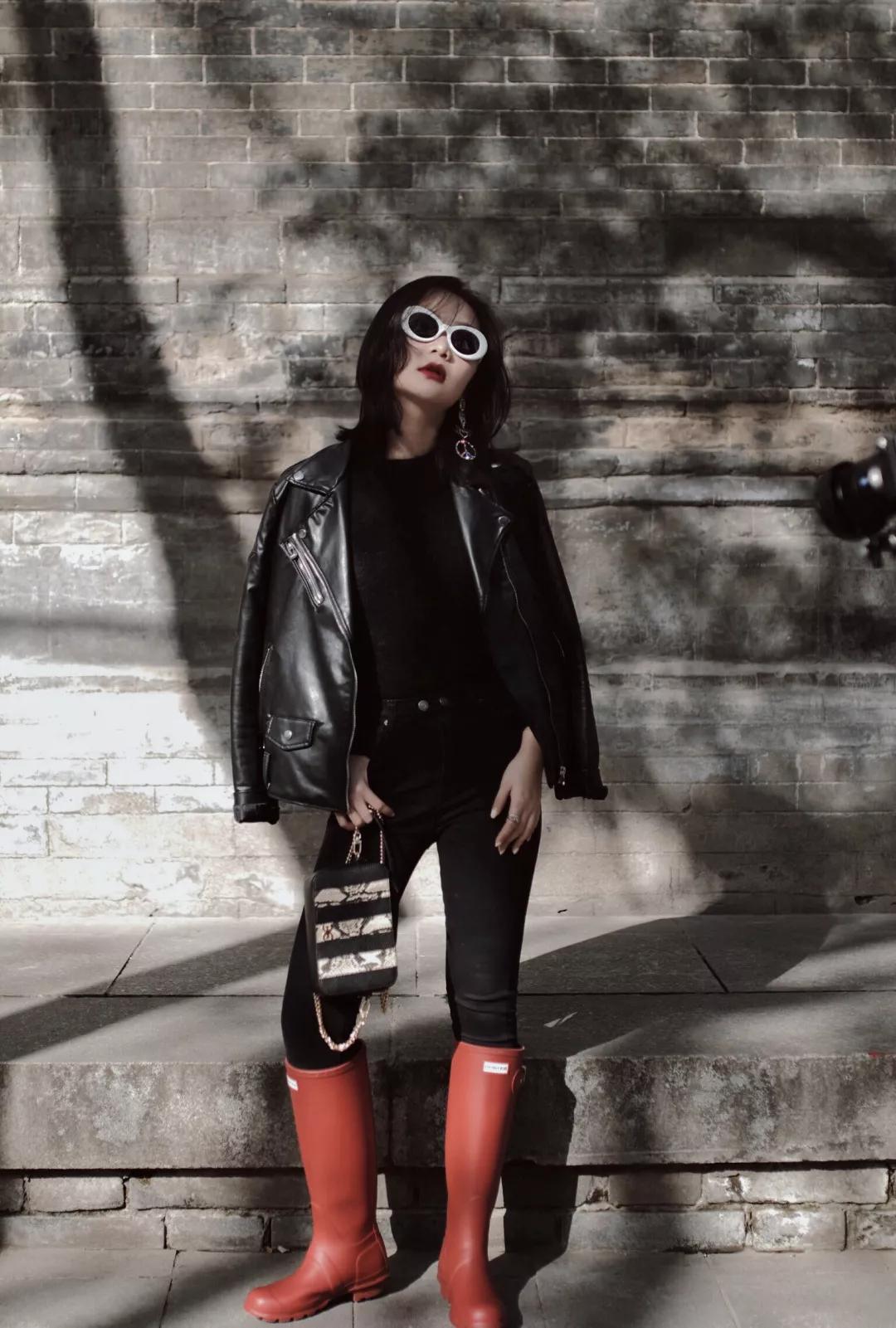 今年的靴子一言难尽,今年靴子流行高跟还是低跟