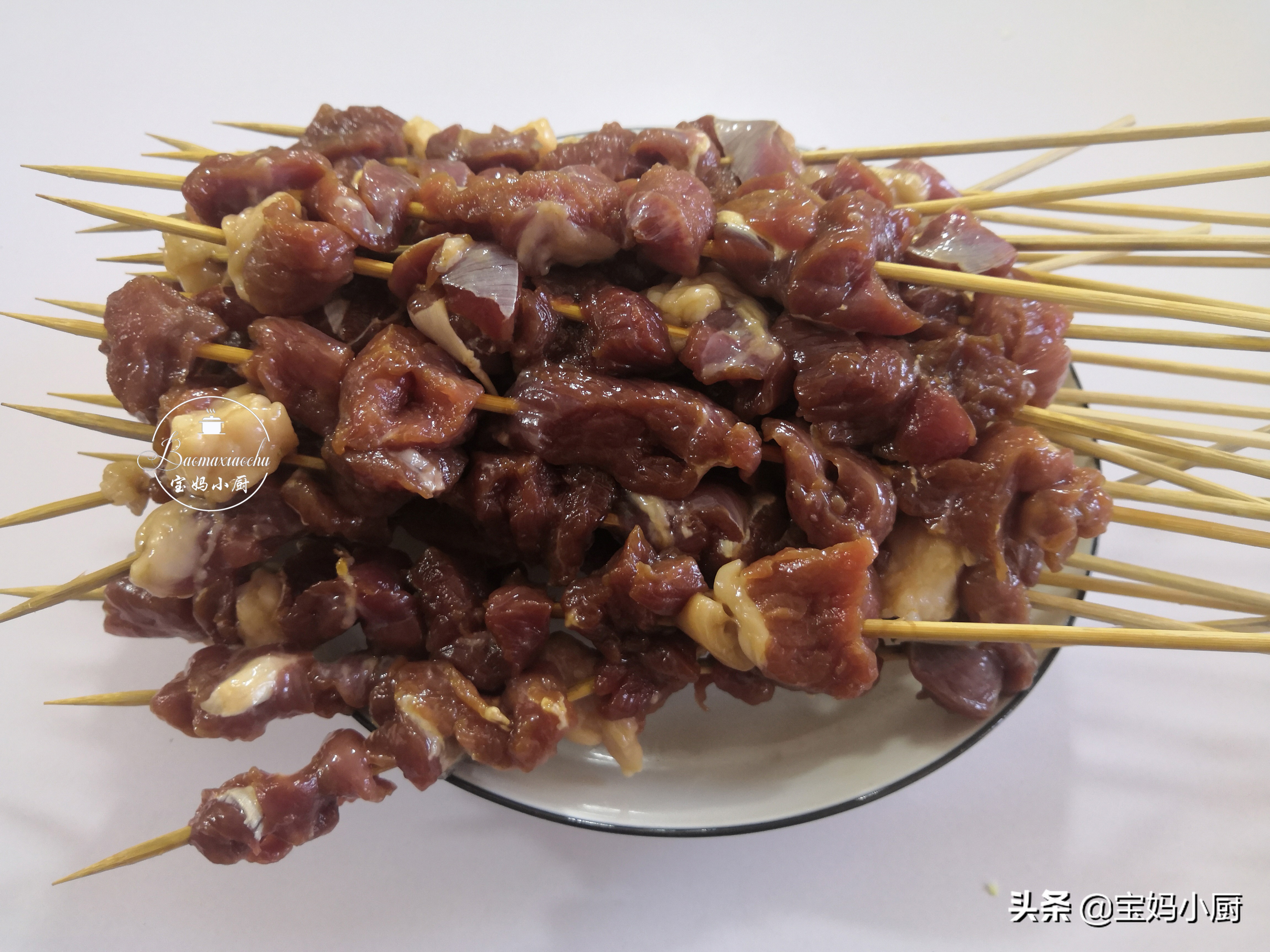 自己在家烤羊肉串怎么个流程,烤羊肉串去腥味最简单最好方法