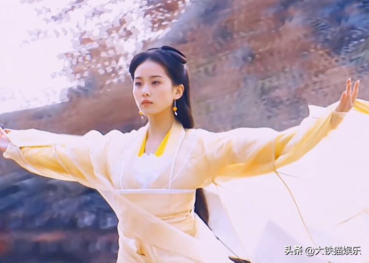 撑不起古装就别尬演了，这6位演员告诉你，什么叫为古装而生