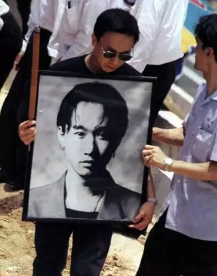 黄家驹最后一任女友现状,黄家驹历任女友现状