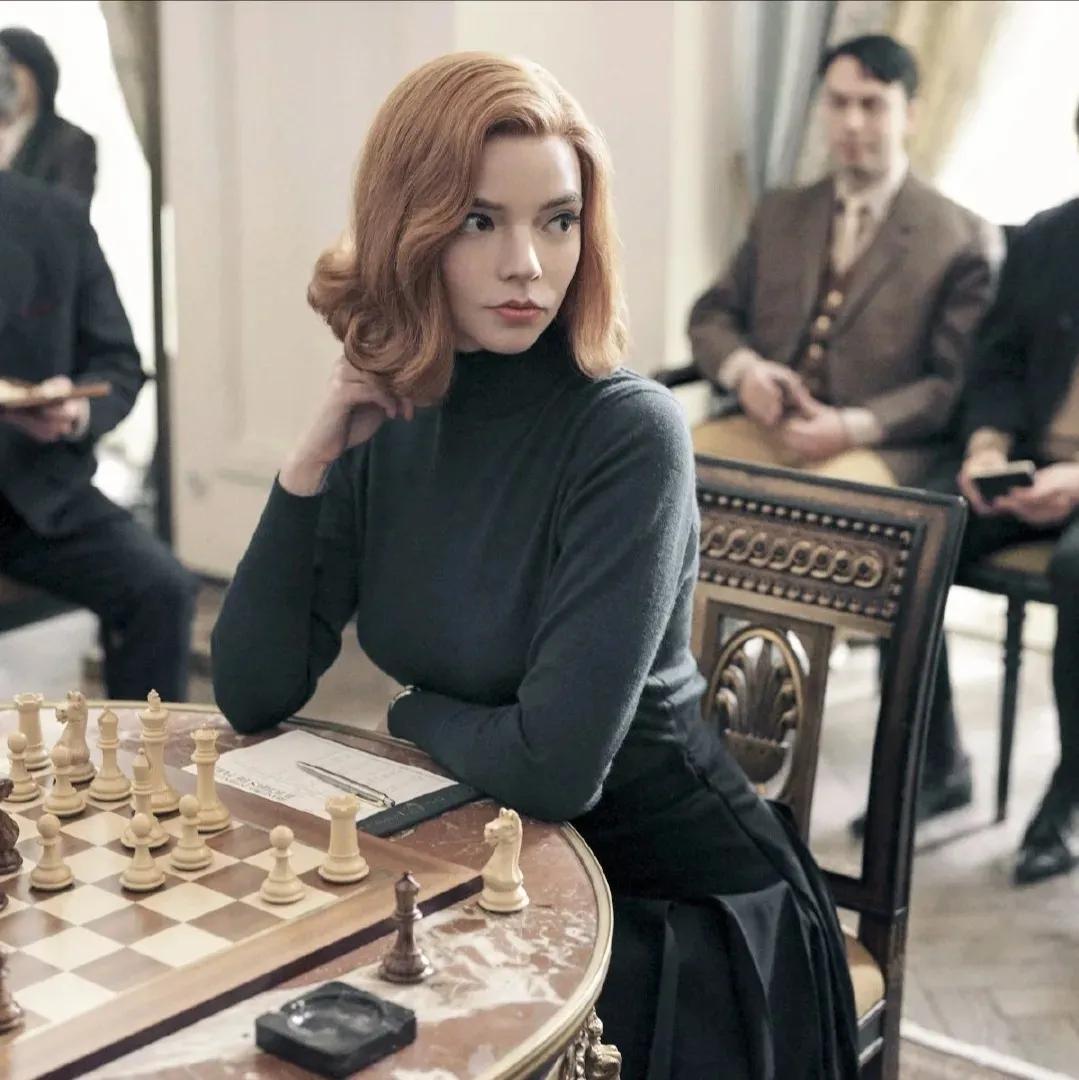 比起《女王的棋局》，女王的衣橱才是经典所在