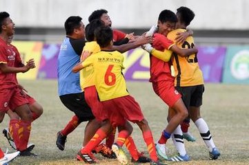 球迷们的期待终于来了,热情的中国球迷已经吹响了集结号