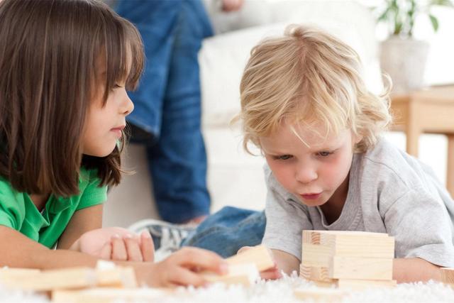 三岁半儿童自控能力很差,三岁小朋友自控能力差怎么教