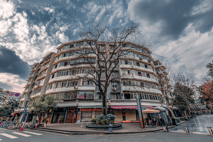 宽窄巷子游客照,宽窄巷子拍照照片