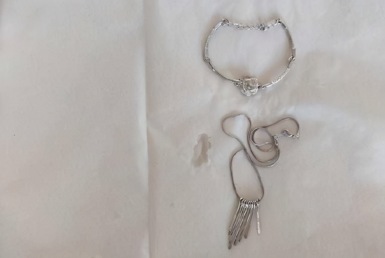 生活小技巧去除银氧化,银饰品发黄怎么清洗