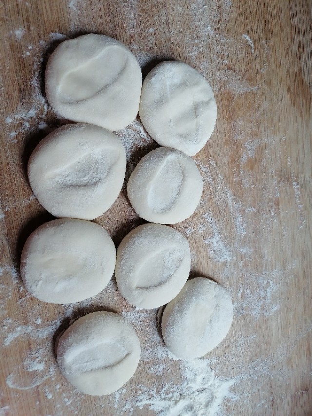 宝宝核桃红枣包子怎么做,补脑核桃包的做法