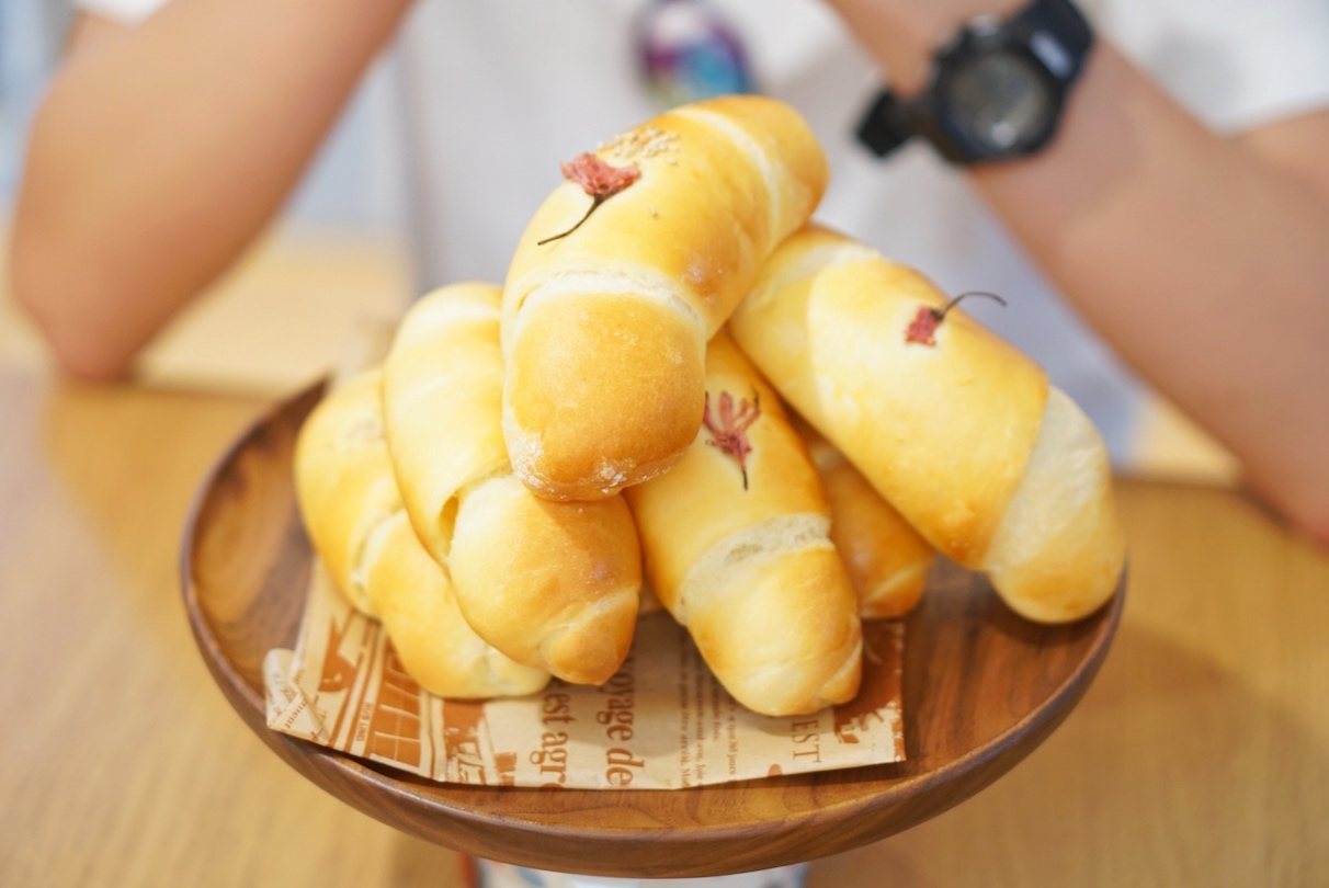 咸香好吃的日式盐面包，自己在家也能做，底部酥脆