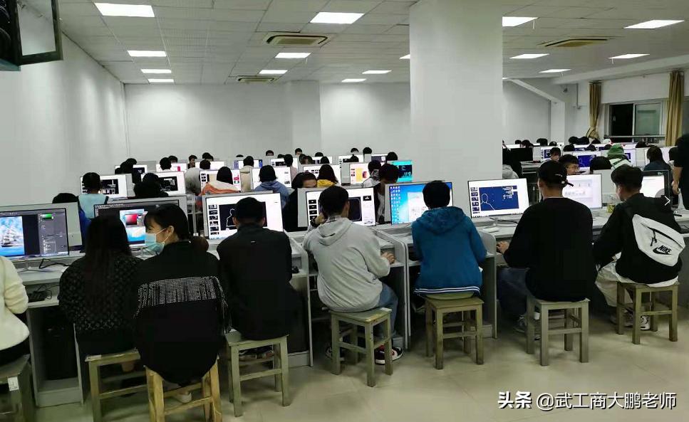 两百多分的高职高专，是否值得上？专科生大学期间如何提升自己？