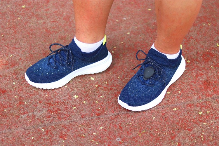 穿袜子是一种什么体验,穿袜套的鞋