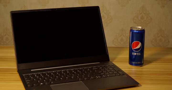 散热还欠打磨-联想小新Air15201*评9**测