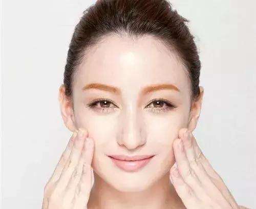 油脂型毛孔粗大怎么护理,毛孔粗大油光满面日常该如何清洁