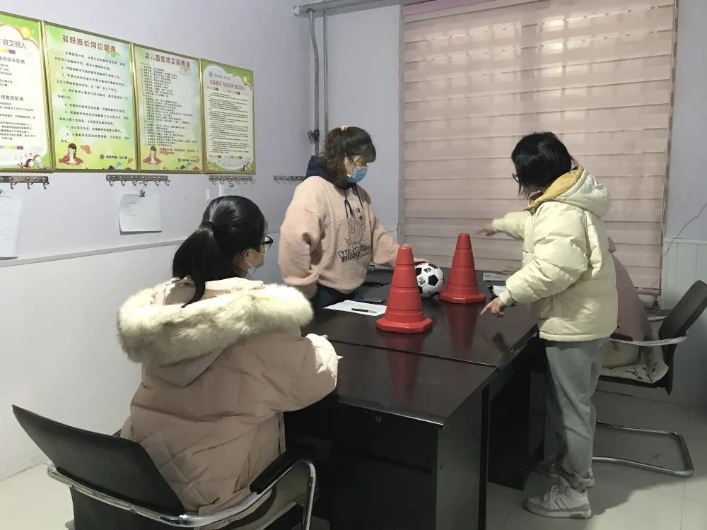 嘉禾县幼儿园特色足球活动,幼儿园快乐足球活动指南