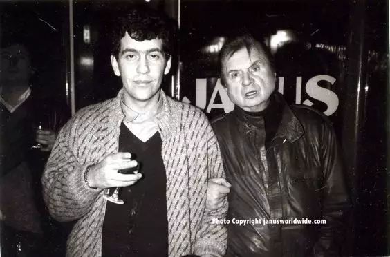 我的梦中情人就是你现在的样子,我的梦中情人是个盖世英雄句子