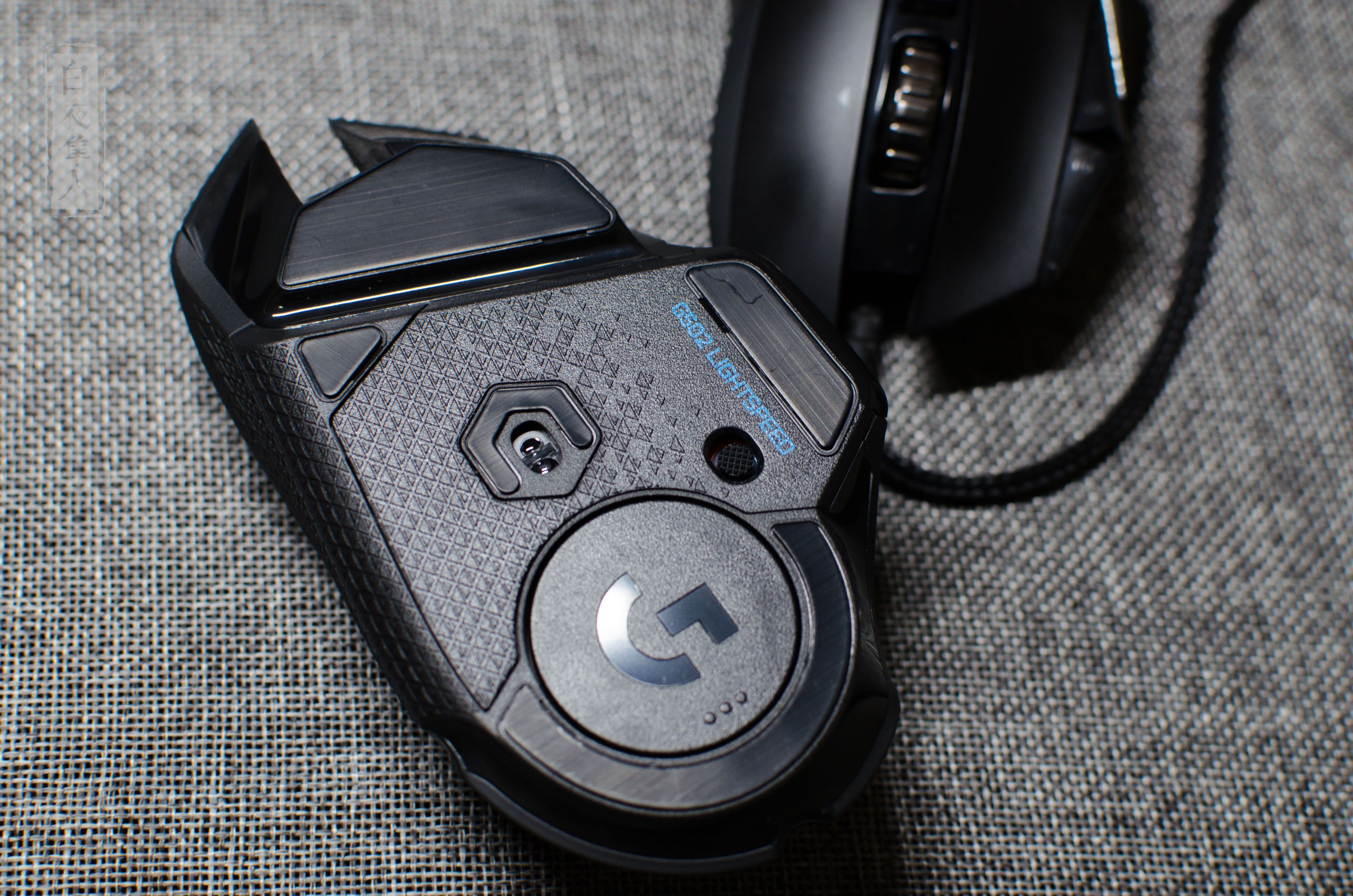 罗技g502lightspeedg502创世者双模式,罗技g502无线版怎样