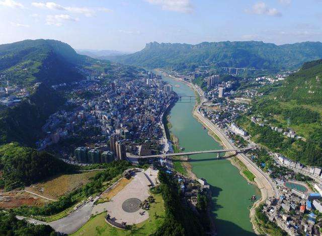 思南和德江，谁才是黔东北的中心城市？思南的地理位置不可取代